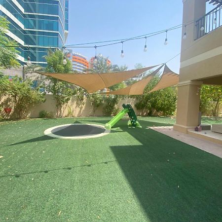 Spacious 4-Bedroom Villa, Children Friendly Dubaï Extérieur photo
