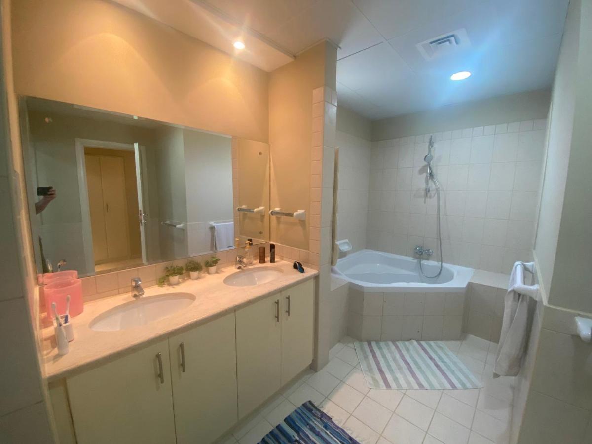 Spacious 4-Bedroom Villa, Children Friendly Dubaï Extérieur photo
