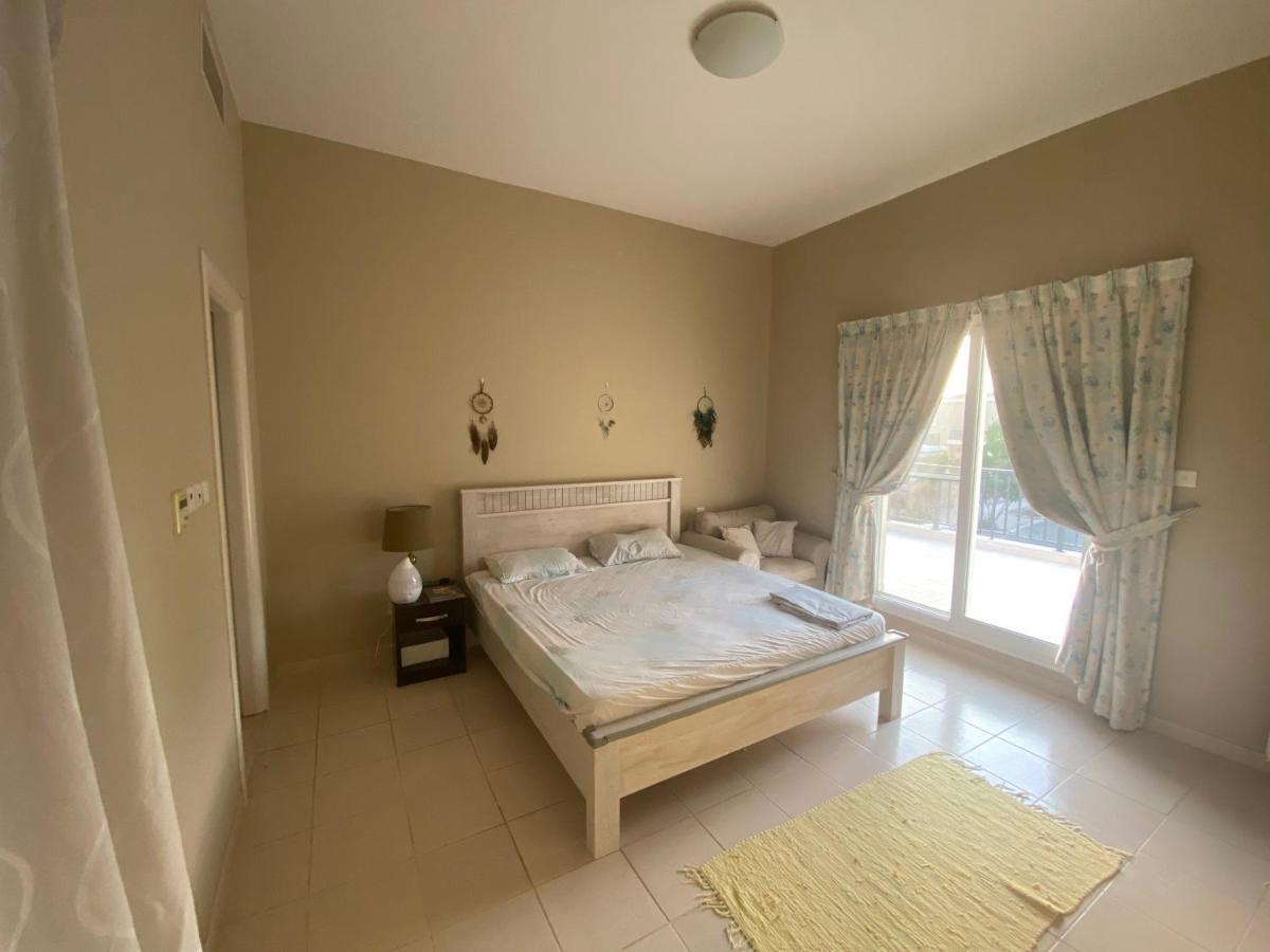 Spacious 4-Bedroom Villa, Children Friendly Dubaï Extérieur photo