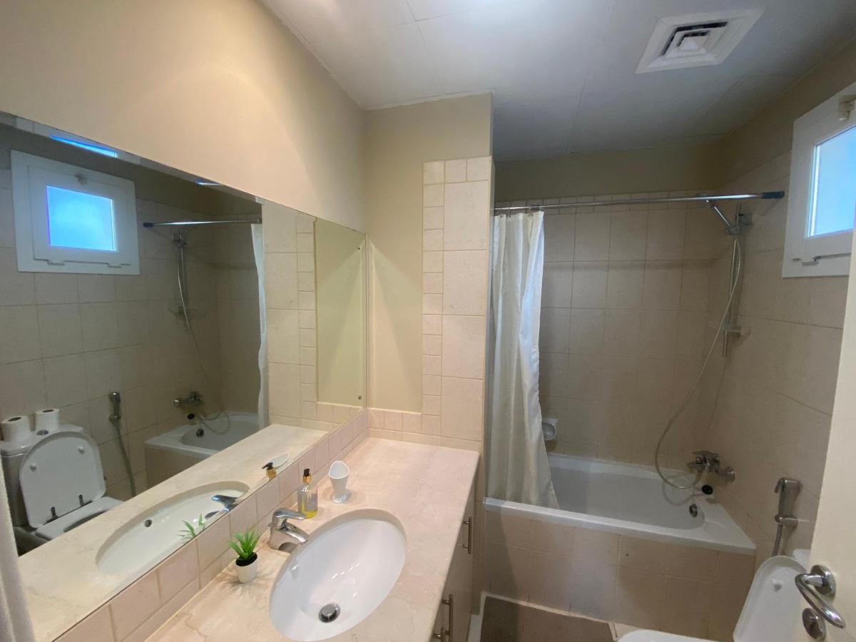 Spacious 4-Bedroom Villa, Children Friendly Dubaï Extérieur photo